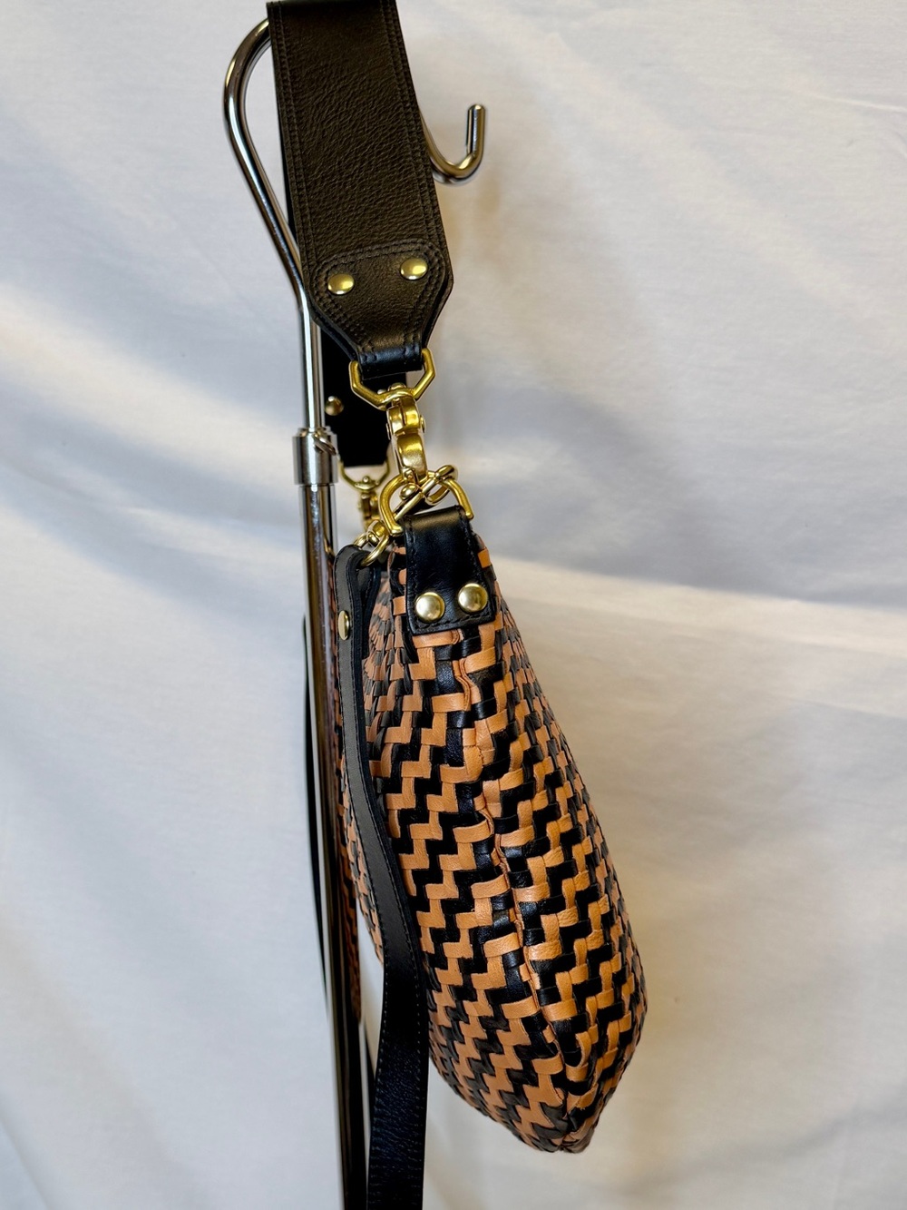 CLARE V Women’s Tan Brown Black Checkered Moyen Messenger Shoulder Bag; Regular - Picture 5 of 12